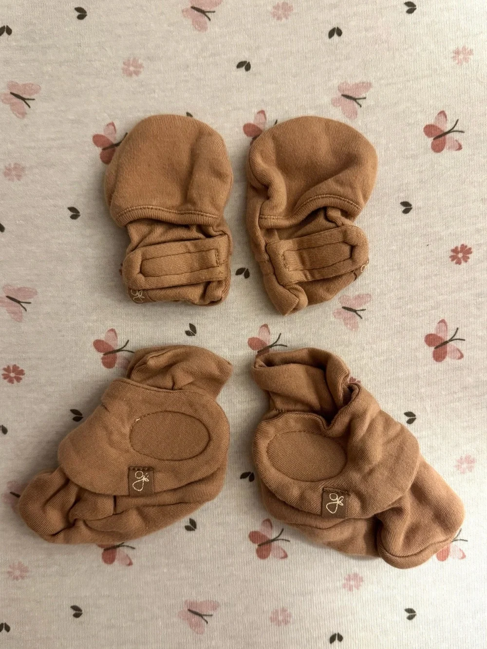 Goumi Stay On Mittens and Bootie Set